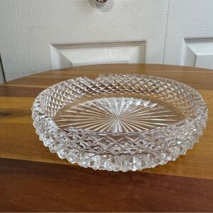 Clear crystal textured ashtray